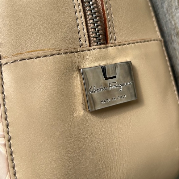 Salvatore Ferragamo Vintage Y2K Gancini Embossed Leather Handbag Beige - Picture 7 of 16